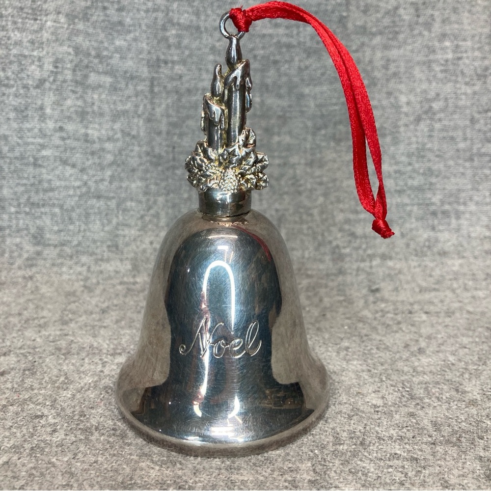 VINTAGE Reed and Barton 24th edition NOEL musical bell plays music Silver Candle
